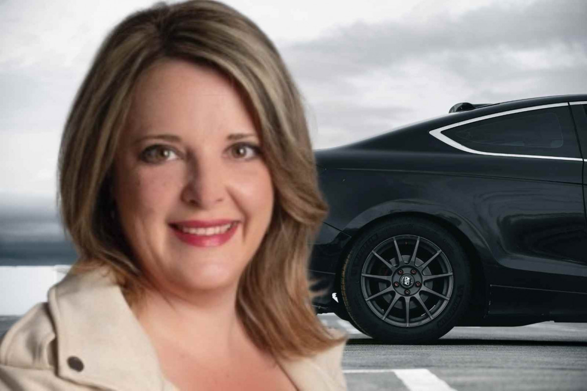 Ana María González, alcaldesa de Llaurí, coche   EUROPA PRESS   CANVA