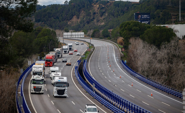 Trànsit torna a tancar el carril de l'AP-7 entre Martorell i Gelida després d'un greu incompliment de seguretat
