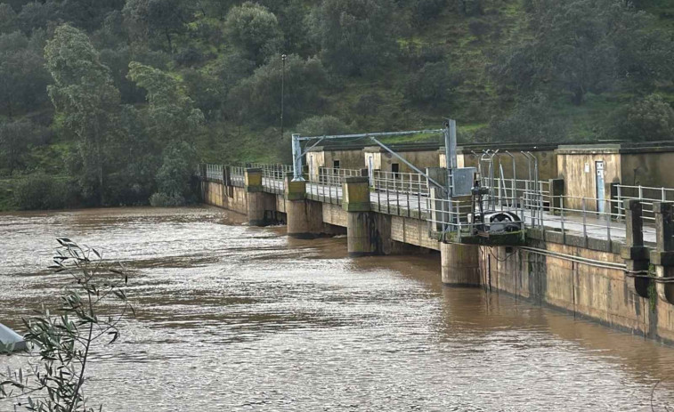 Màxim risc pel desbordament presa de Valuengo (Extremadura): els veïns reben un ÉS-Alert i són desallotjats