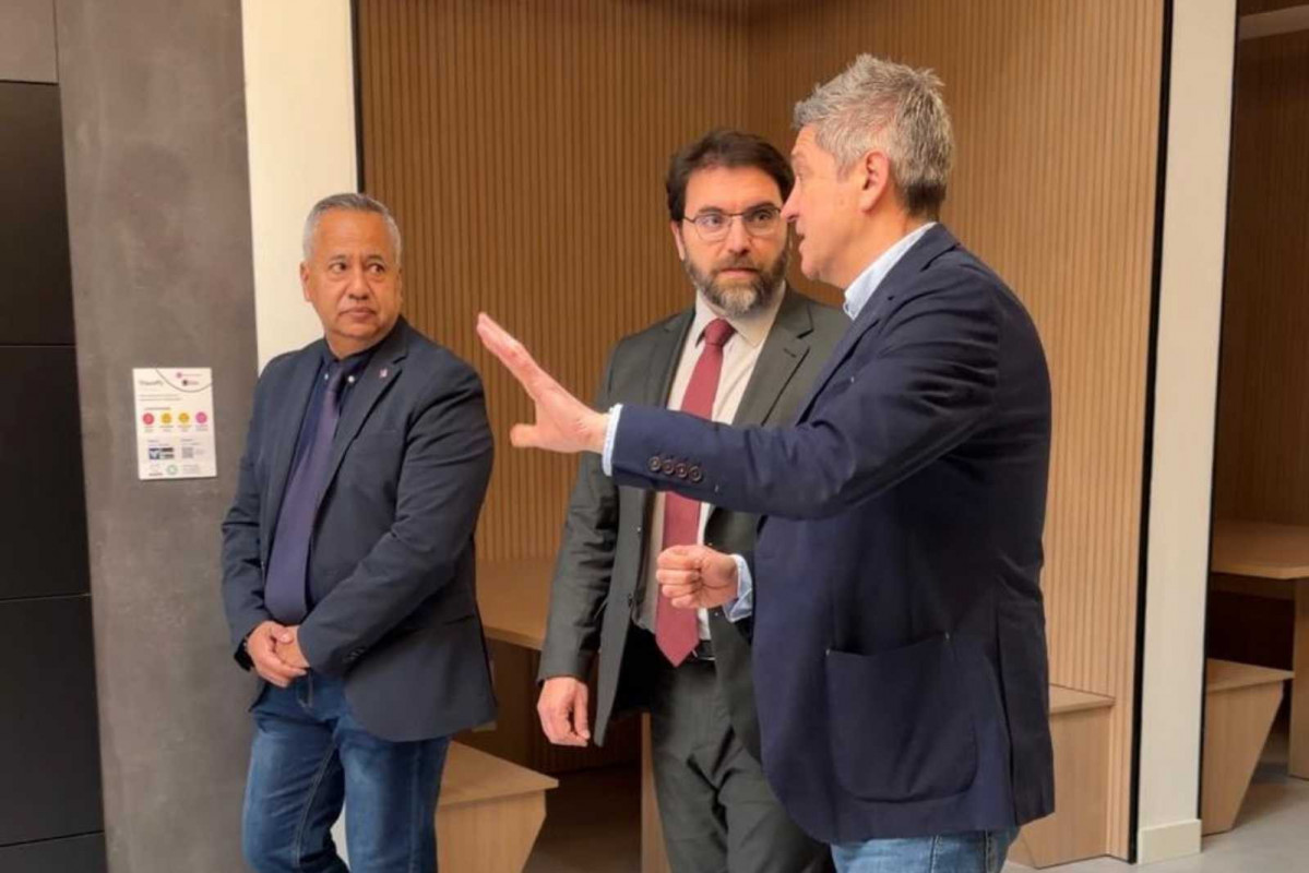 Visita el diputado Ferran Pedret con el alcalde David Quirós a L'Hospitalet 6.0