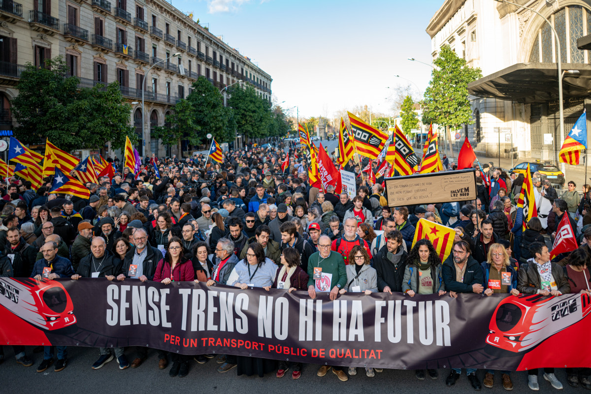 EuropaPress 7272803 decenas personas manifestacion usuarios rodalies exigir mejoras gestion