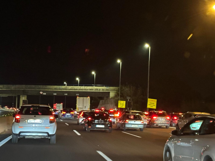 Rodalies col·lapsa i genera embussos en l'A2 i altres vies d'accés a Barcelona