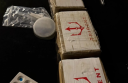 Tres detenidos en Castelldefels con tres kilos de cocaína escondidos dentro de una batería de coche