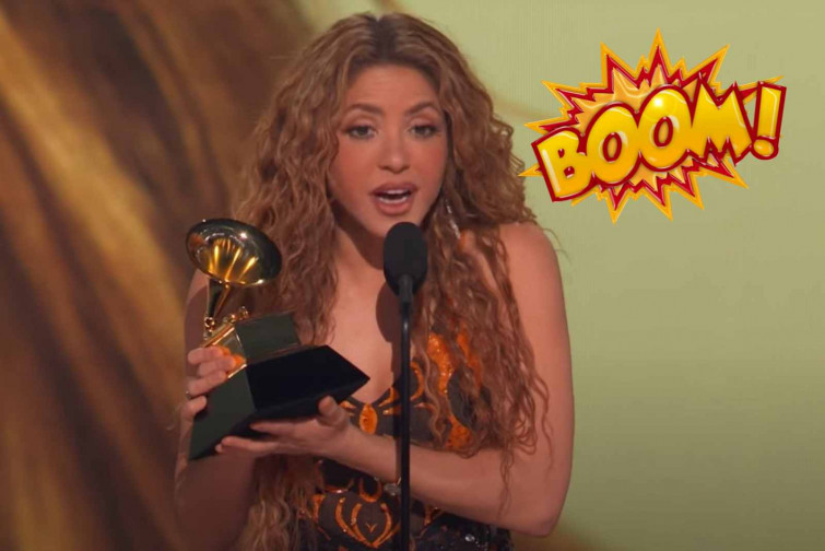 VÍDEO | Shakira ensopega i cau a terra a un concert a El Salvador: l'accident més comentat