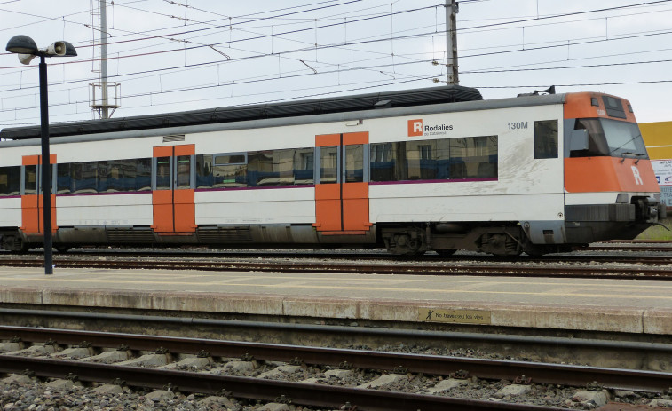 El vent extrem afecta a Rodalies i l'Alta Velocitat amb retards, talls i limitacions de velocitat