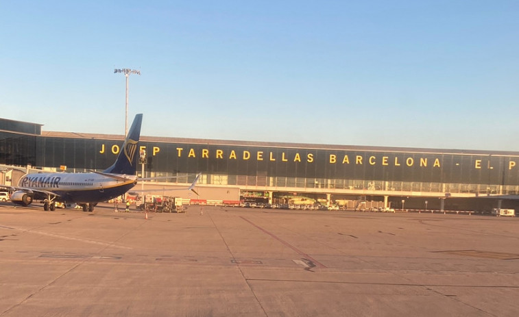 Aeroport de Barcelona: pànic a bord i desviaments massius a Madrid