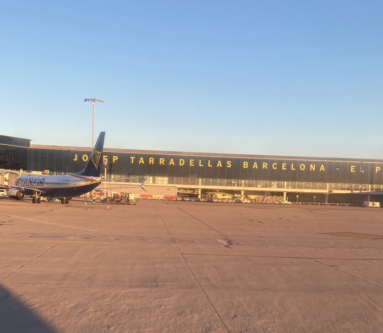 Aeroport de Barcelona: pànic a bord i desviaments massius a Madrid