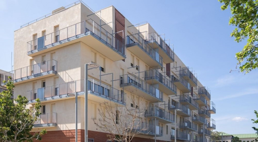 EuropaPress 6921822 imagen edificio vivienda publica barcelona (1)