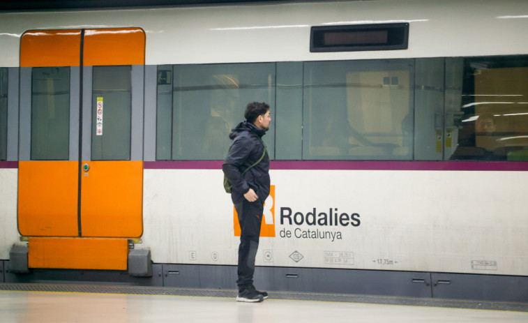 Un arbre caigut talla la circulació normal a la R4 entre Terrassa i Manresa