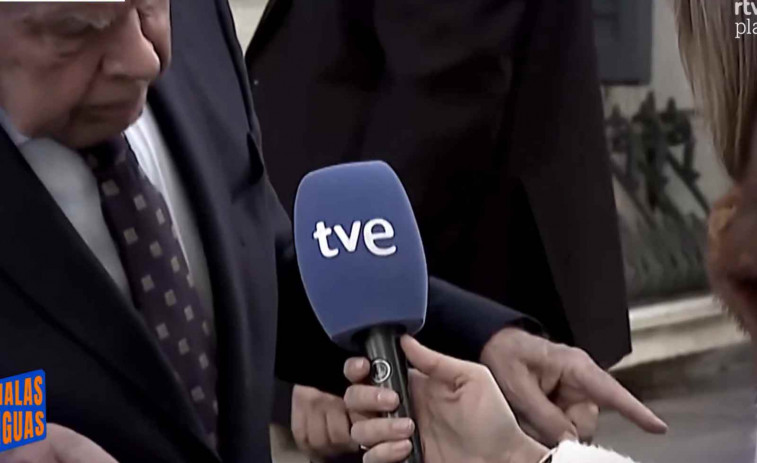 VÍDEO | L’estranya reacció de Felipe González en veure un micròfon de TVE: 