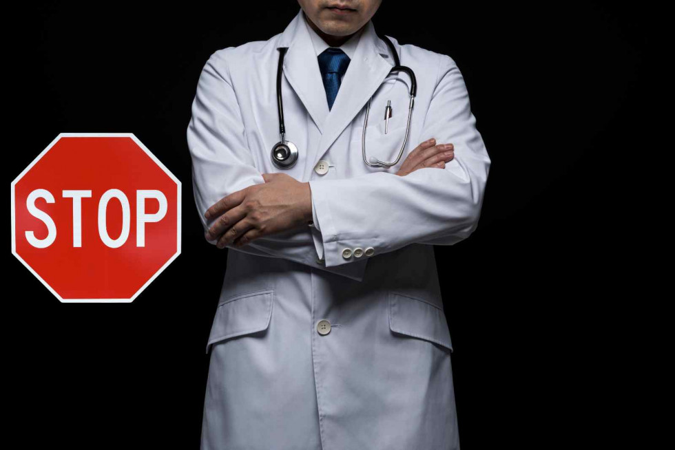 Médico, Stop   RECURSO   CANVA