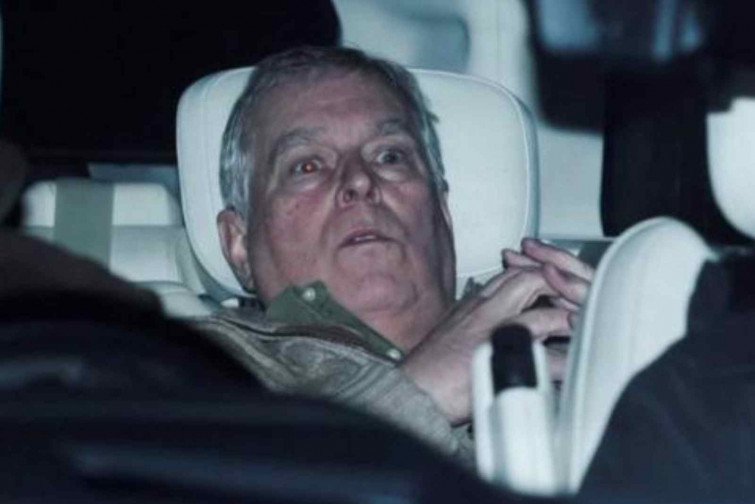 Publiquen la primera imatge del Príncep Andreu després de ser detingut: el Regne Unit està en xoc