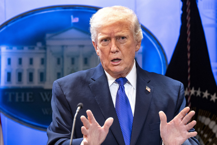 Trump desafia al Suprem i activa un aranzel mundial del 10% des de la Casa Blanca