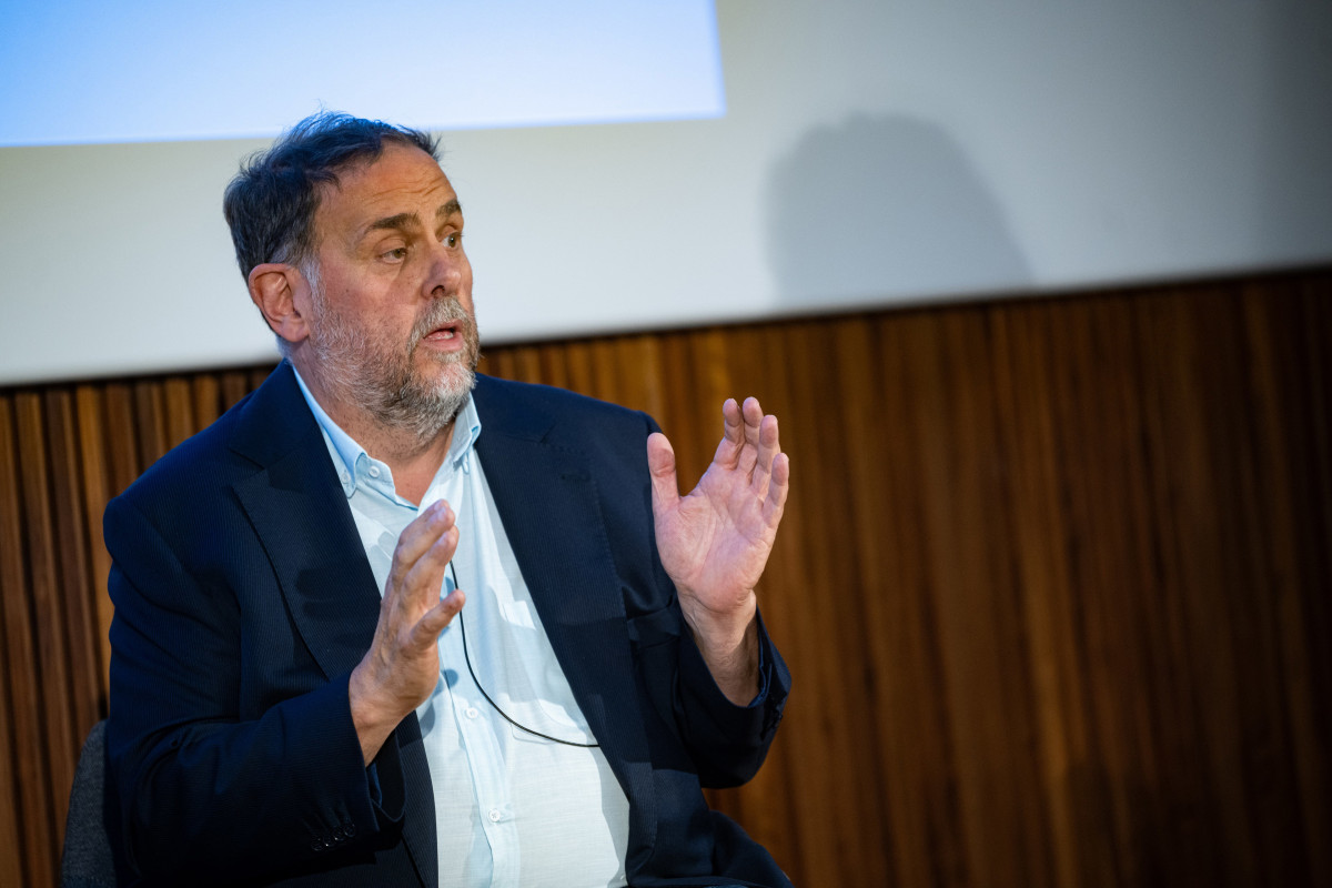 Archivo - El presidente de ERC, Oriol Junqueras, participa en el ciclo 'Converses del degà', en el Col·legi d'Economistes de Catalunya, a 23 de octubre de 2025, en Barcelona, Catalunya (España)