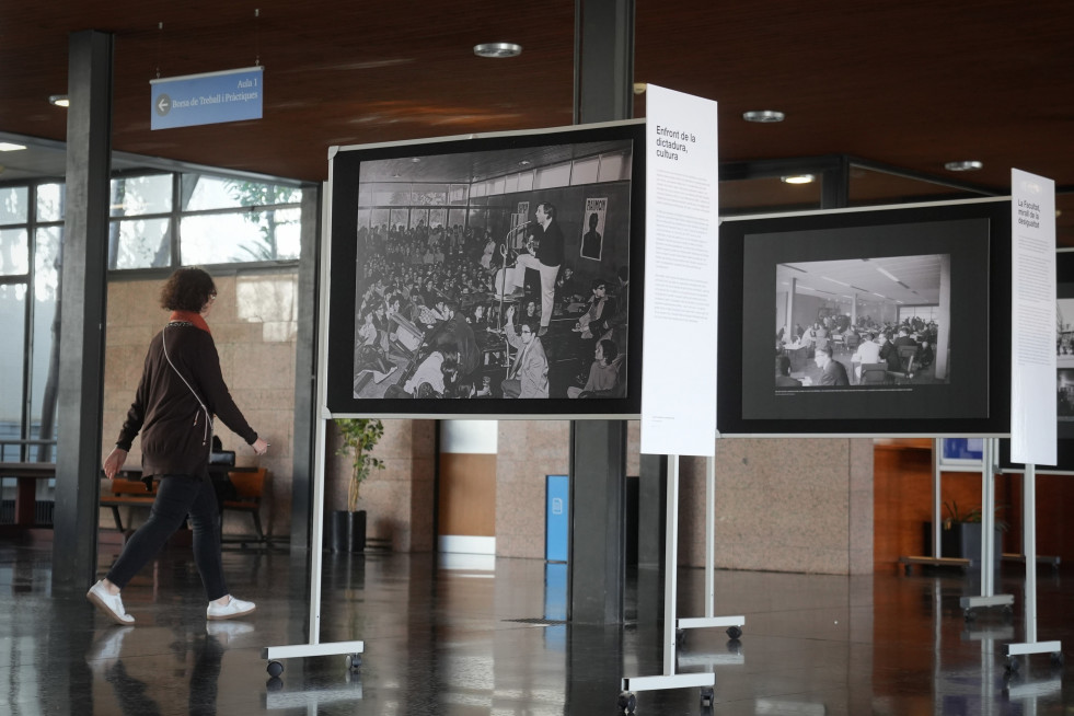 Paneles de la exposición ‘Derecho a la resistencia: una facultad comprometida con la democracia'