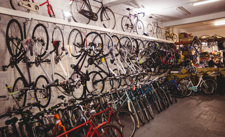 Cop de 300.000 euros a Cardedeu: roben 120 bicicletes elèctriques en un assalt de pel·lícula