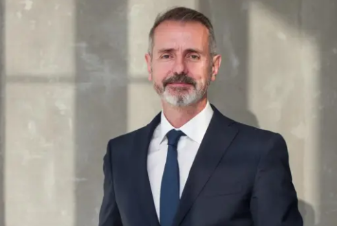 Telefónica compleix els objectius financers en el 2025 i presenta unes noves metes per a 2026