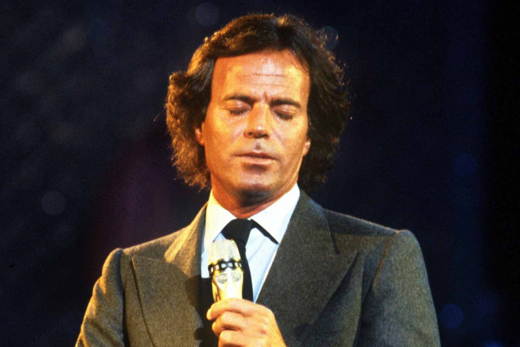 Julio Iglesias demanda a Yolanda Díaz per acusar-lo de 