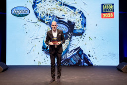 La empresa santclimentina Tugas gana el Premio sabor del año por su judía Mungo