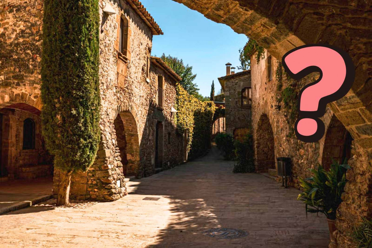 Monells   Ajuntament de Cruïlles, Monells i Sant Sadurní