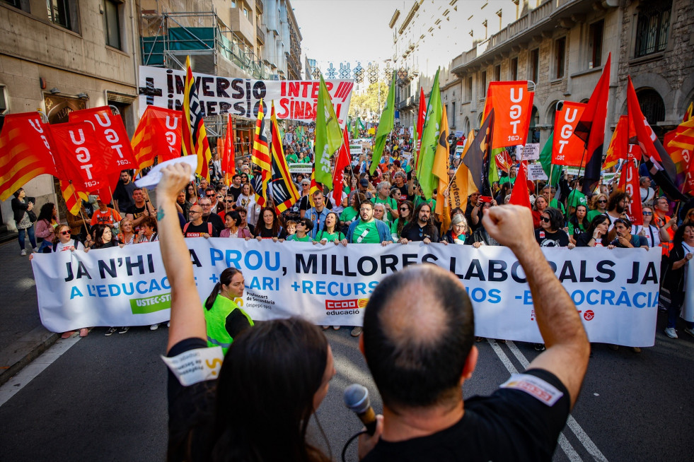 EuropaPress 7103232 manifestacion sindicatos educativos ustecstes aspepc ccoo cgt ugt 15