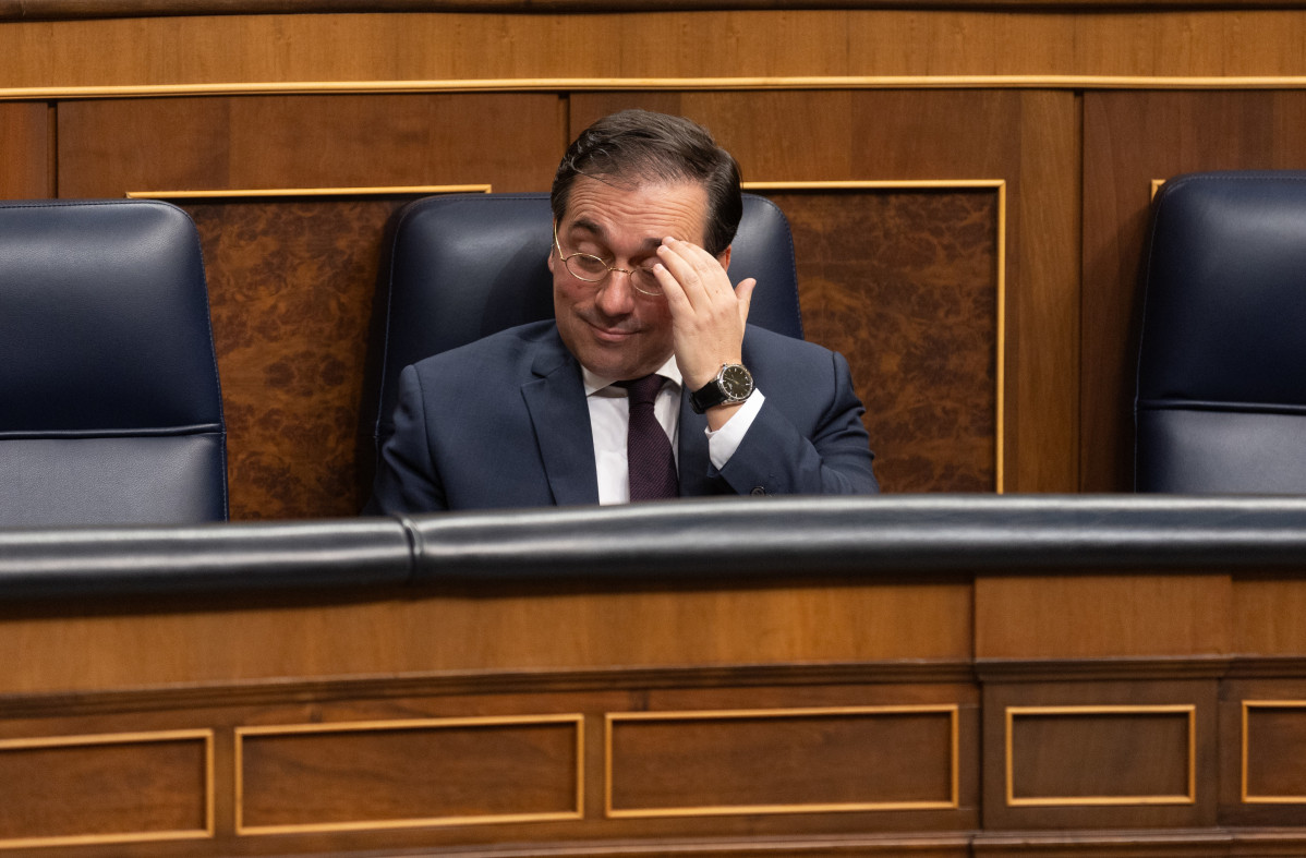 Archivo - El ministro de Asuntos Exteriores, Unión Europea y Cooperación, José Manuel Albares, durante una sesión plenaria, en el Congreso de los Diputados, a 5 de diciembre de 2023, en Madrid (Es