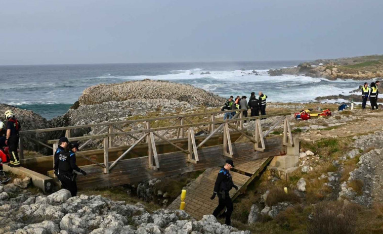Col·lapsa una passarel·la a una platja de Santander: quatre dones mortes i tres desaparegudes