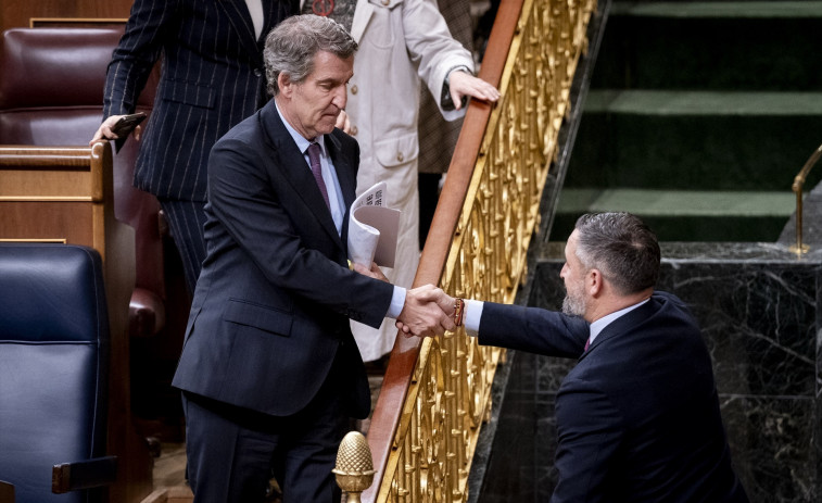 Els patriotes Feijóo i Abascal, els submisos de Trump