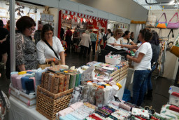 Viladecans acoge la primera edición de la Feria Crea & Decora