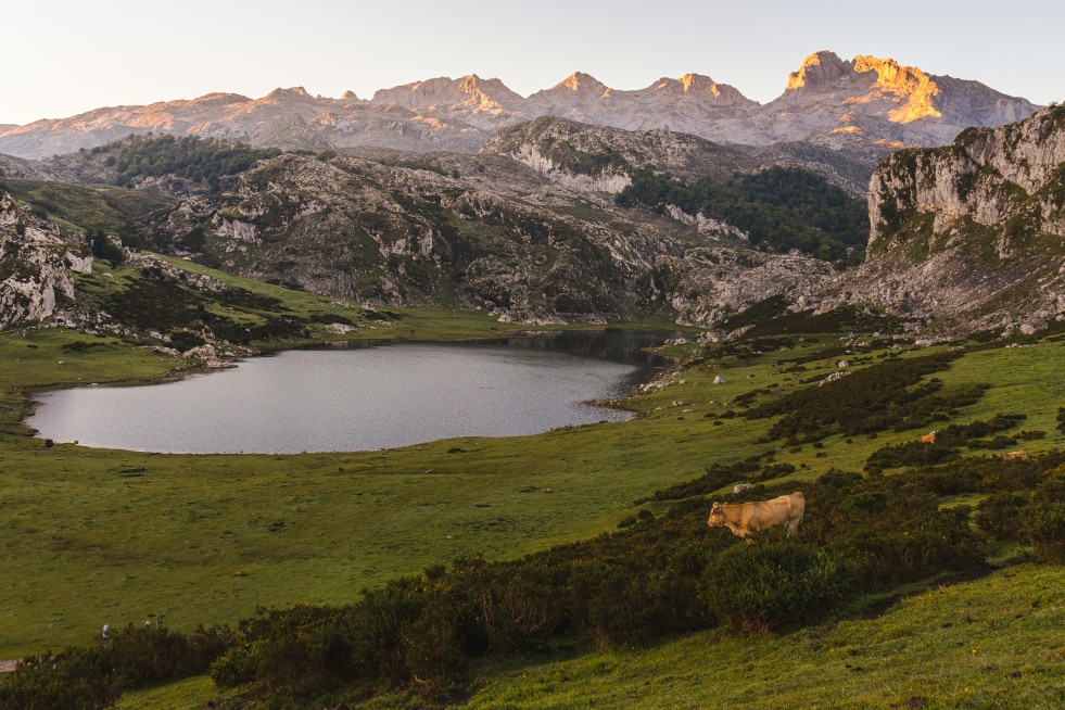 High angle shot lake ercina surrounded by rocky mountains