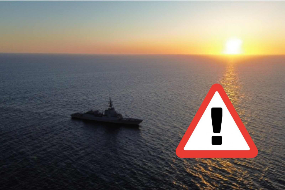 Fragata 'Cristóbal Colón' en tránsito