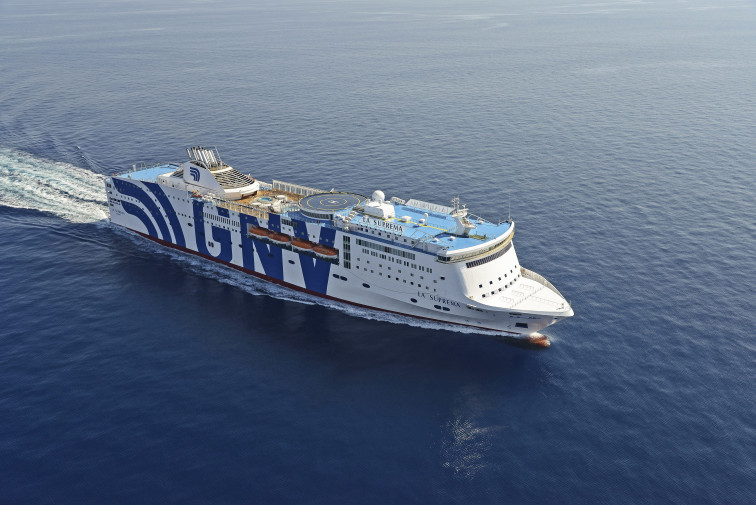 Un camió s'incendia en el celler d'un ferri que feia la ruta entre Barcelona i Palma