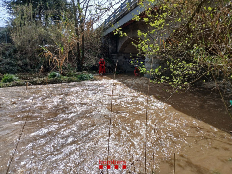 La cerca del conductor desaparegut en Llinars s'intensifica amb submarinistes i drons