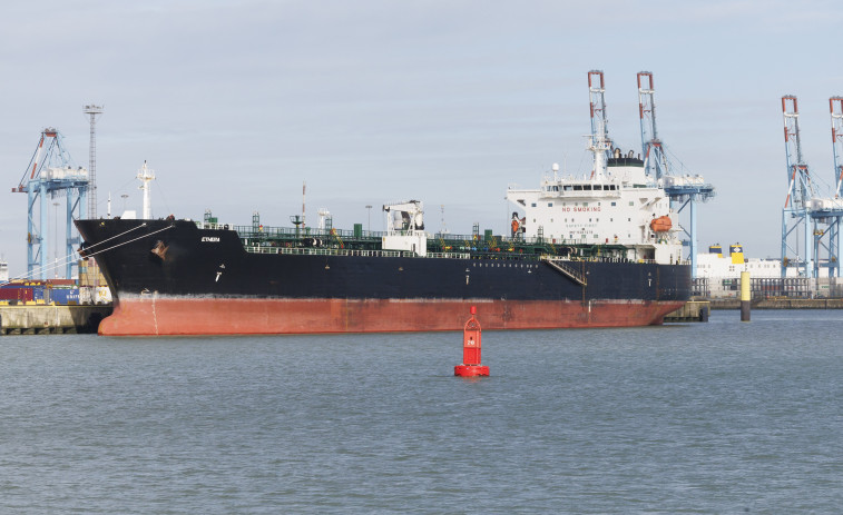 Els EUA autoritzen la compra de petroli rus ja carregat en vaixells davant la pujada del preu del cru