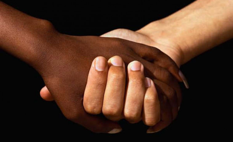 Un estudi demana polítiques estructurals per a combatre el racisme entre joves a Catalunya