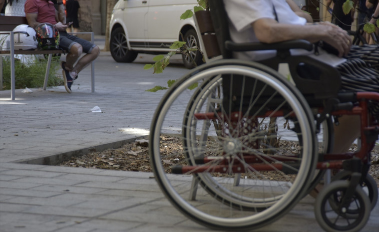 Alarma en el sistema: més de 9.000 catalans moren esperant ajudes per dependència el 2025