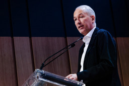 Seat y Cupra mantienen sus planes en Oriente Medio, aunque entrará 