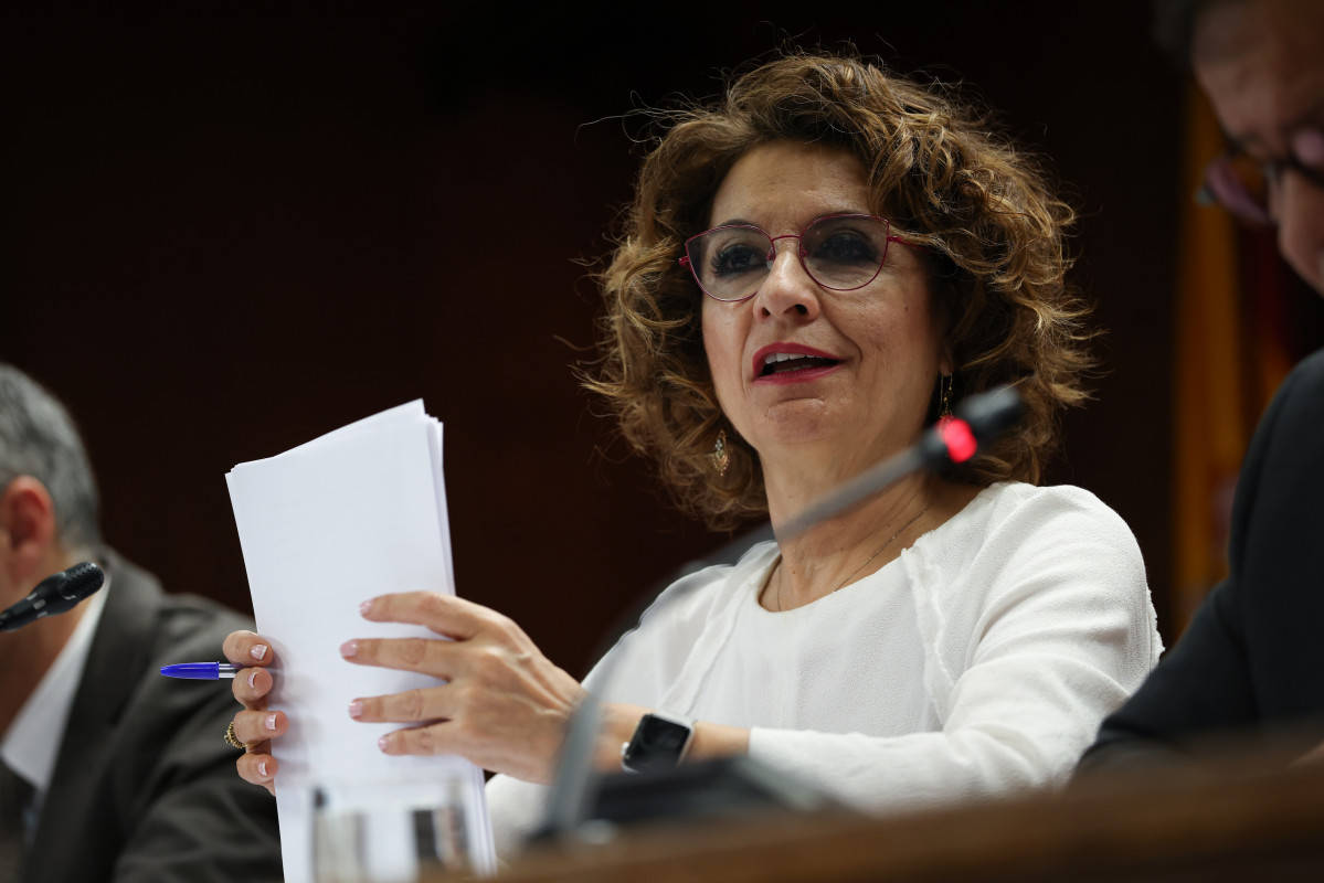 EuropaPress 7356764 vicepresidenta primera ministra hacienda maria jesus montero comparece (1)