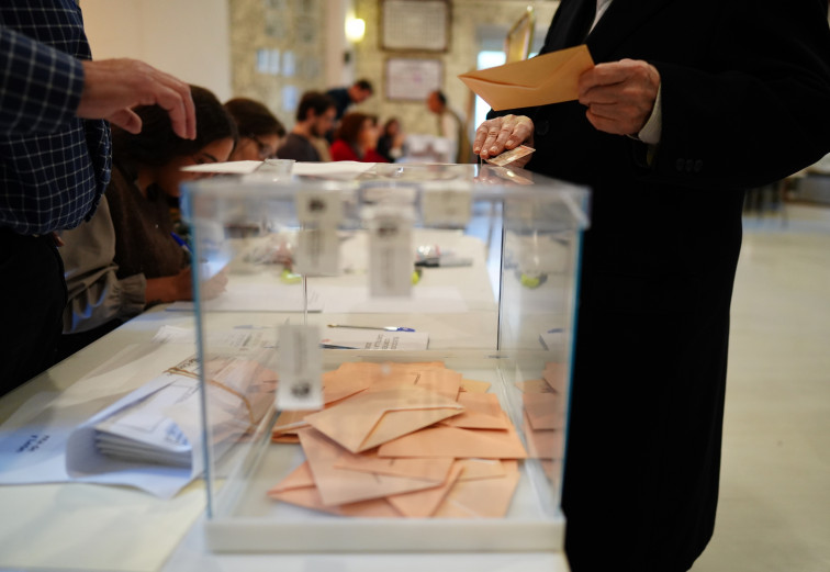 Un acte vandàlic a Rabé de las Calzadas retarda l'obertura de la taula i provoca la pèrdua d'una urna electoral