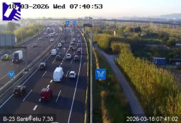 La niebla y las retenciones complican la circulación en el Baix Llobregat a primera hora