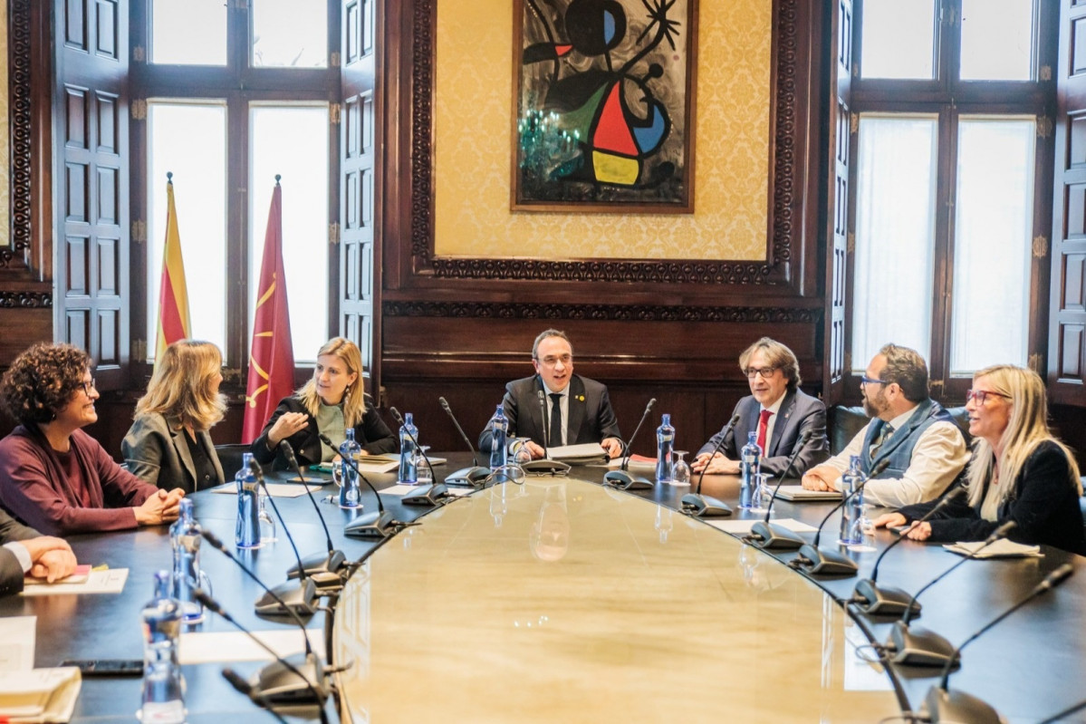 EuropaPress 7380225 reunion mesa parlament