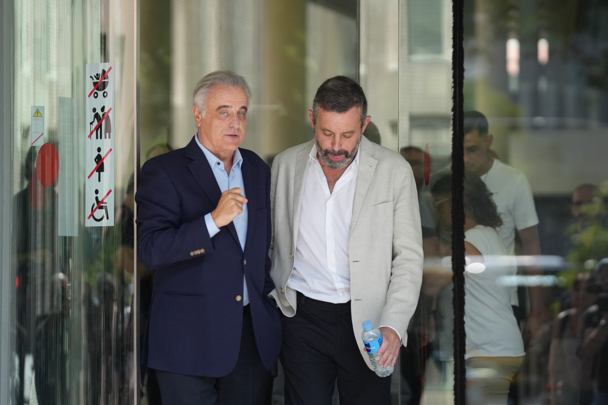 EuropaPress 6963427 expresidente fc barcelona sandro rosell junto abogado sale declarar