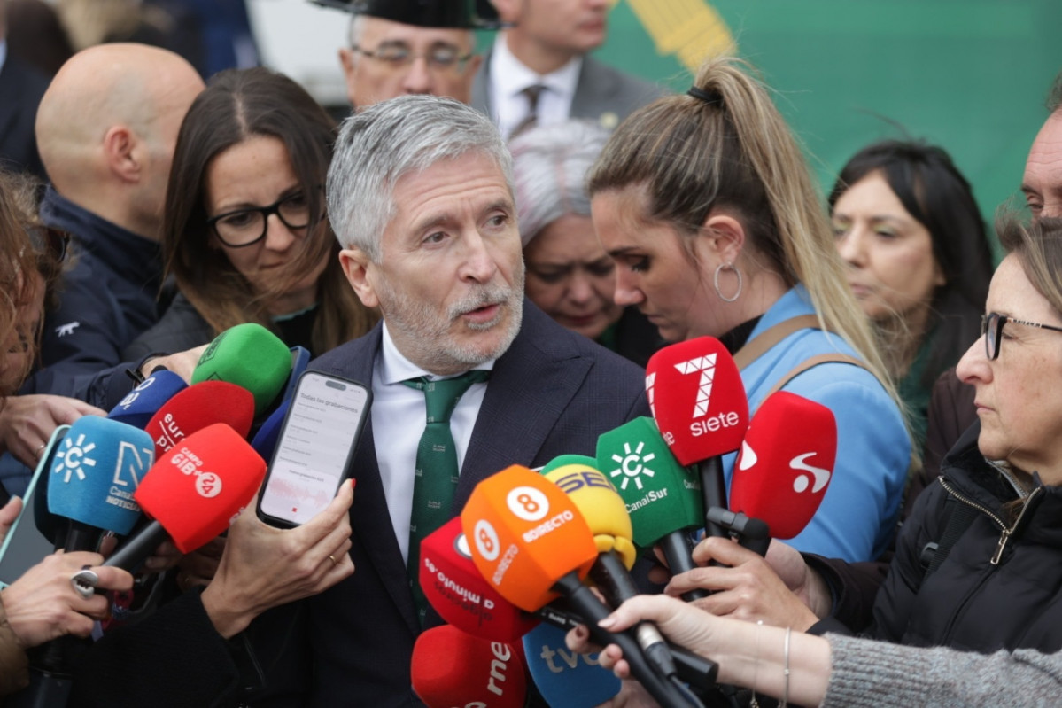 EuropaPress 7379486 ministro interior fernando grande marlaska atiende medios algeciras cadiz