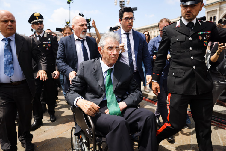 Mor Umberto Bossi, fundador de la Lliga Nord i figura clau de la política italiana contemporània