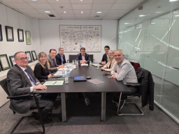 El Ayuntamiento de Sant Feliu se reúne con Adif para avanzar en el soterramiento de las vías