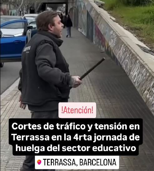 Vídeo: Un conductor es posa agressiu pels talls de circulació en la vaga de professors