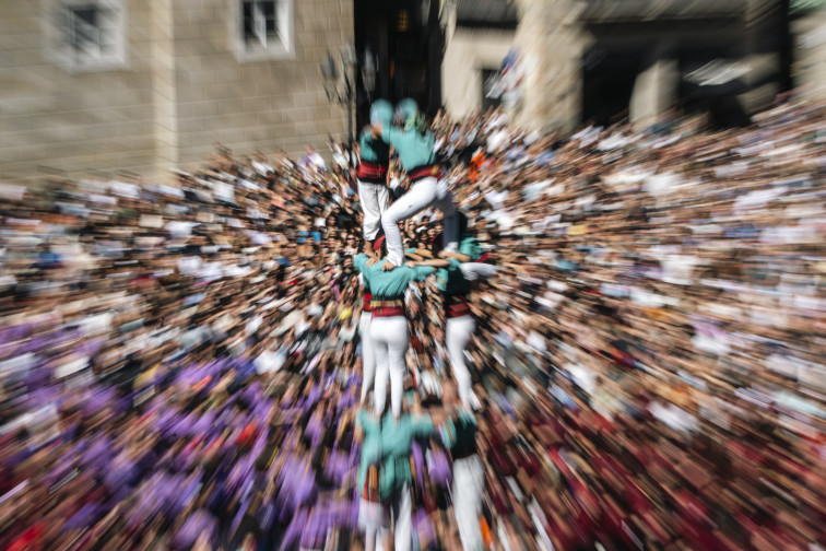 La Coordinadora de Colles Castelleres de Catalunya presenta el casc 2.0 per a protegir als castellers