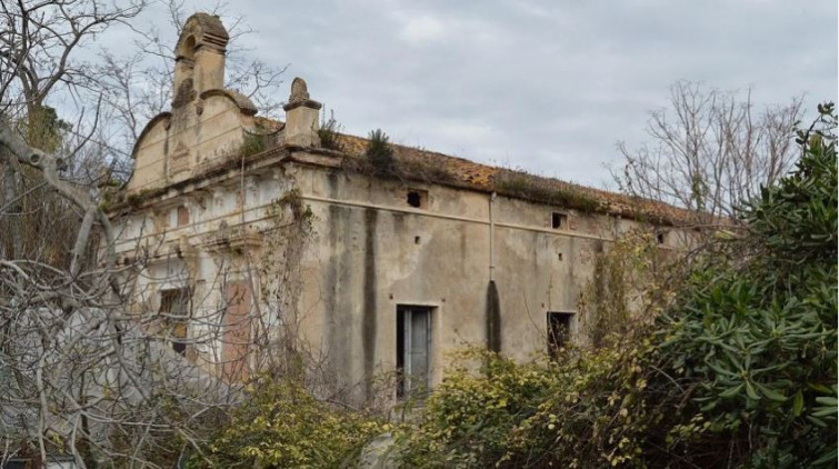 L'ensulsiada de l'antic Hospital d'Esparreguera obliga a rescatar d'urgència quatre joves atrapats