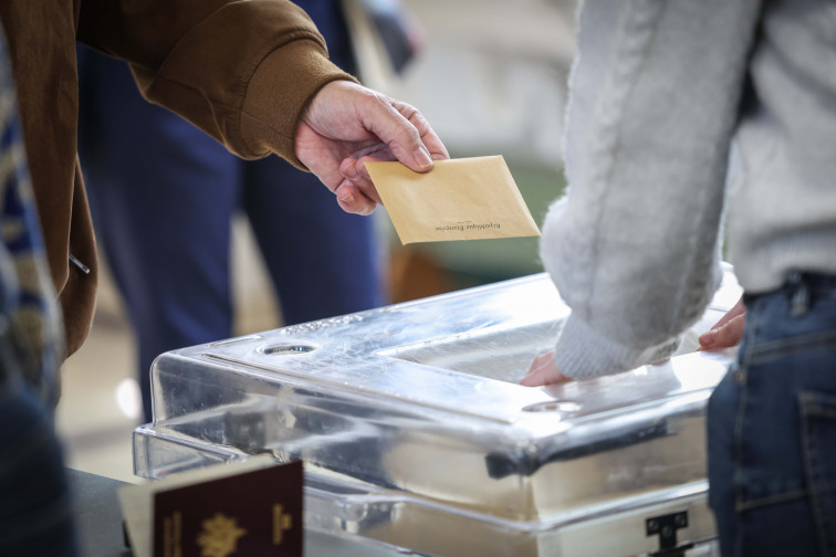 França, dividida: l'esquerra resisteix en les grans ciutats mentre l'extrema dreta avança