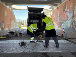 La Generalitat combate la PPA instalando barreras en Sant Joan Despí para frenar el avance de los jabalíes